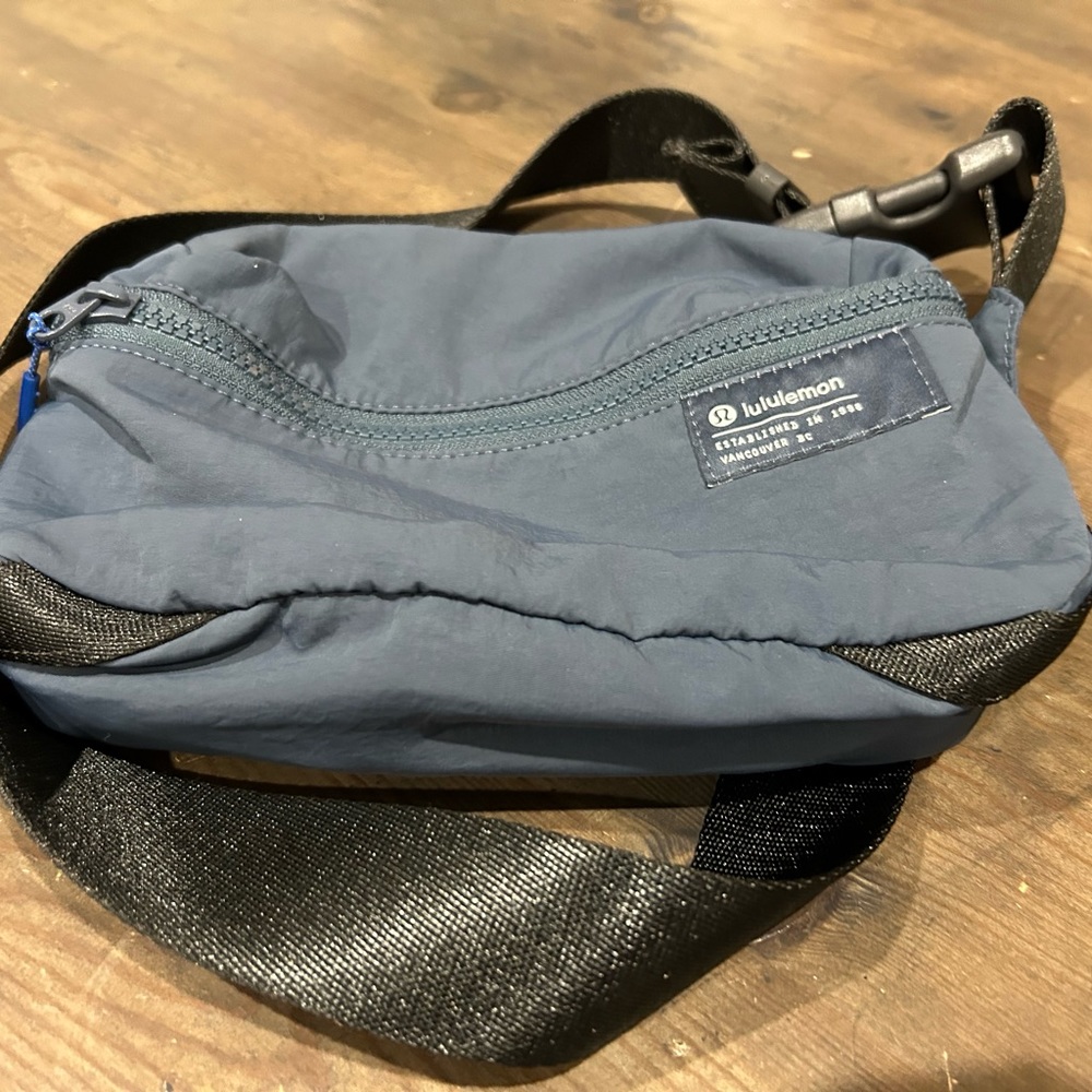 Lululemon belt bag